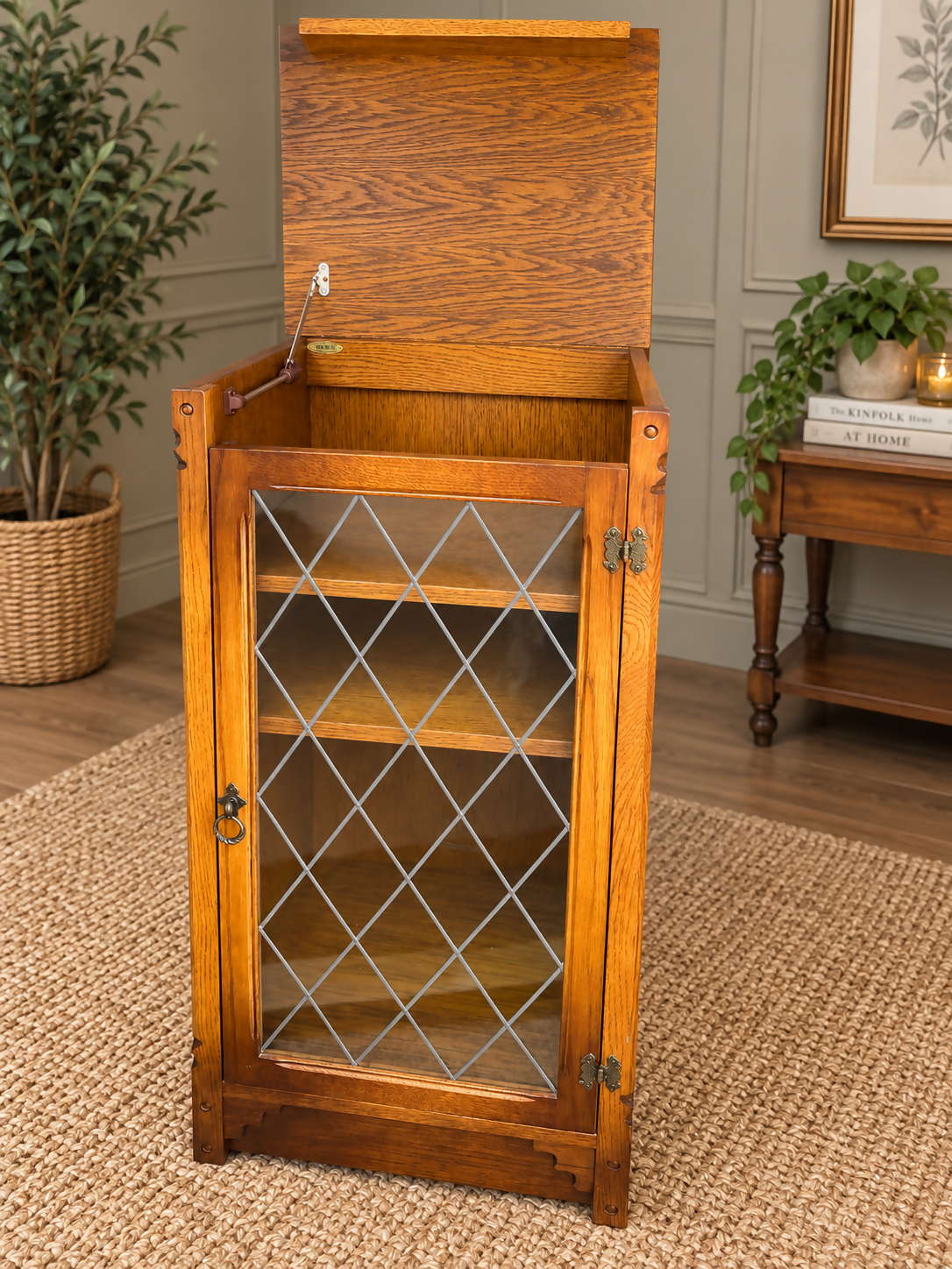 Old Mill Traditional Oak Furniture drinks Cabinet/Display Cabinet