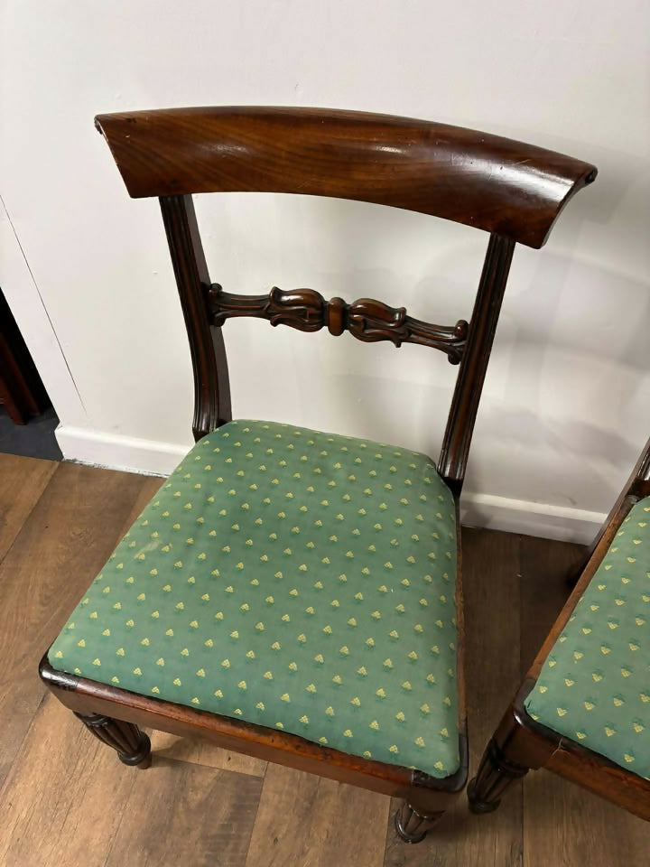 Victorian Set of Four Mahogany Slat Back Dining Chairs – Carved Backs, Turned Legs