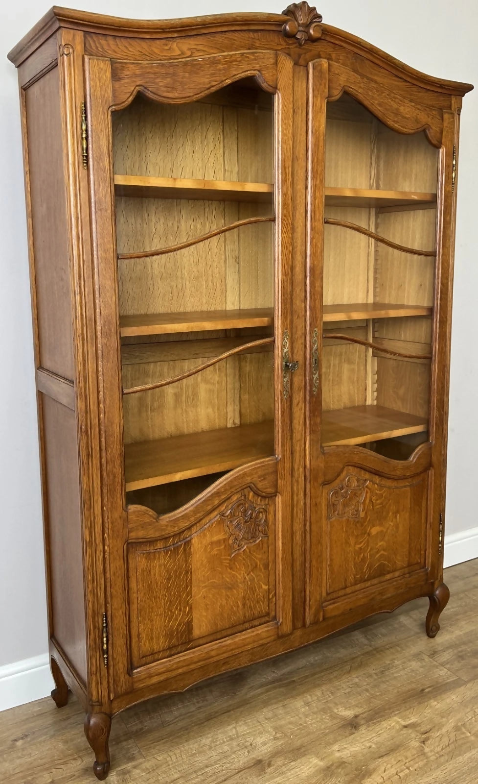 Bookcase Vintage French Louis XIV Style Oak Display Cabinet Sideboard LOT 6359
