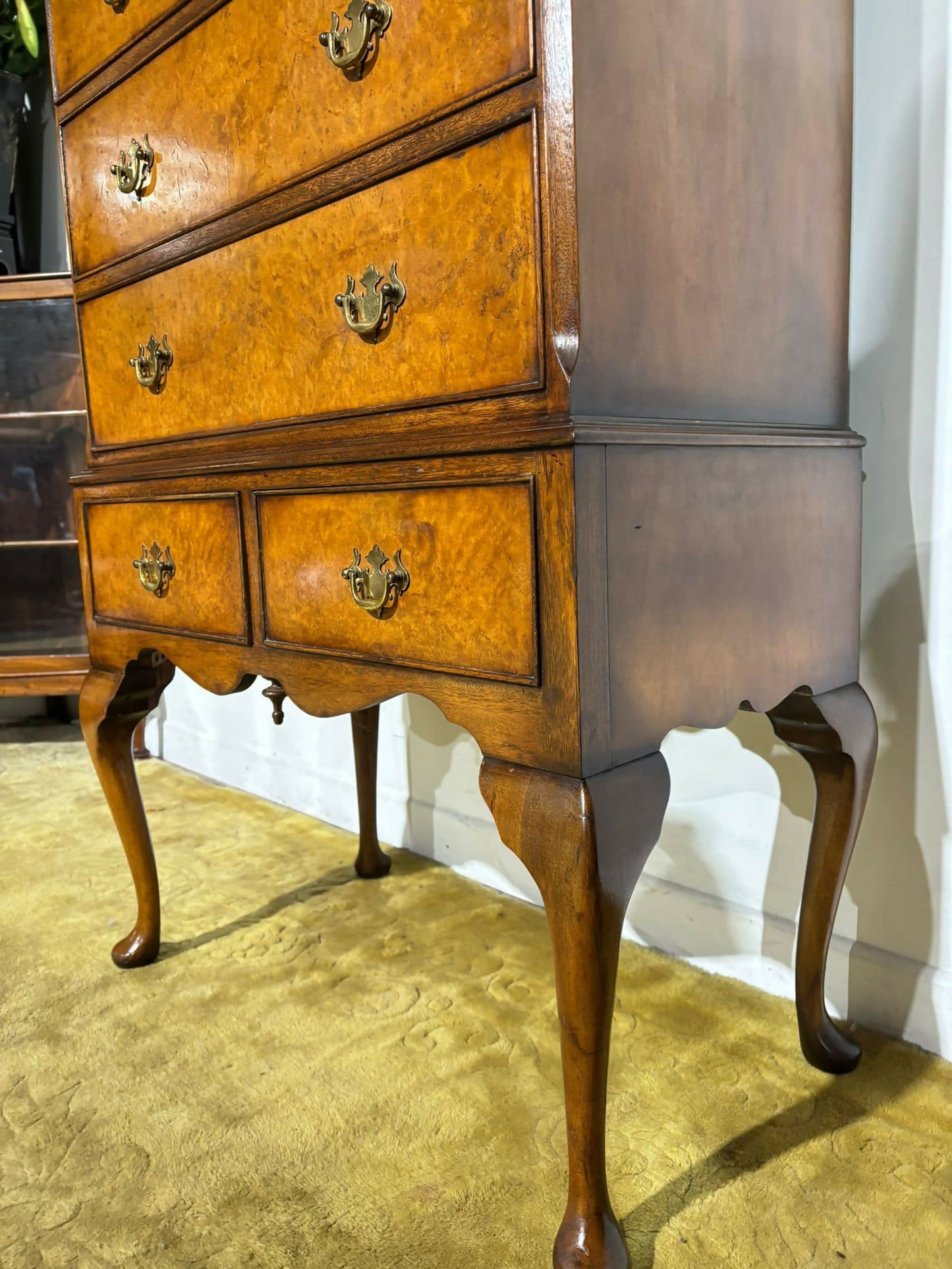 Vintage burr walnut veneered chest on stand8