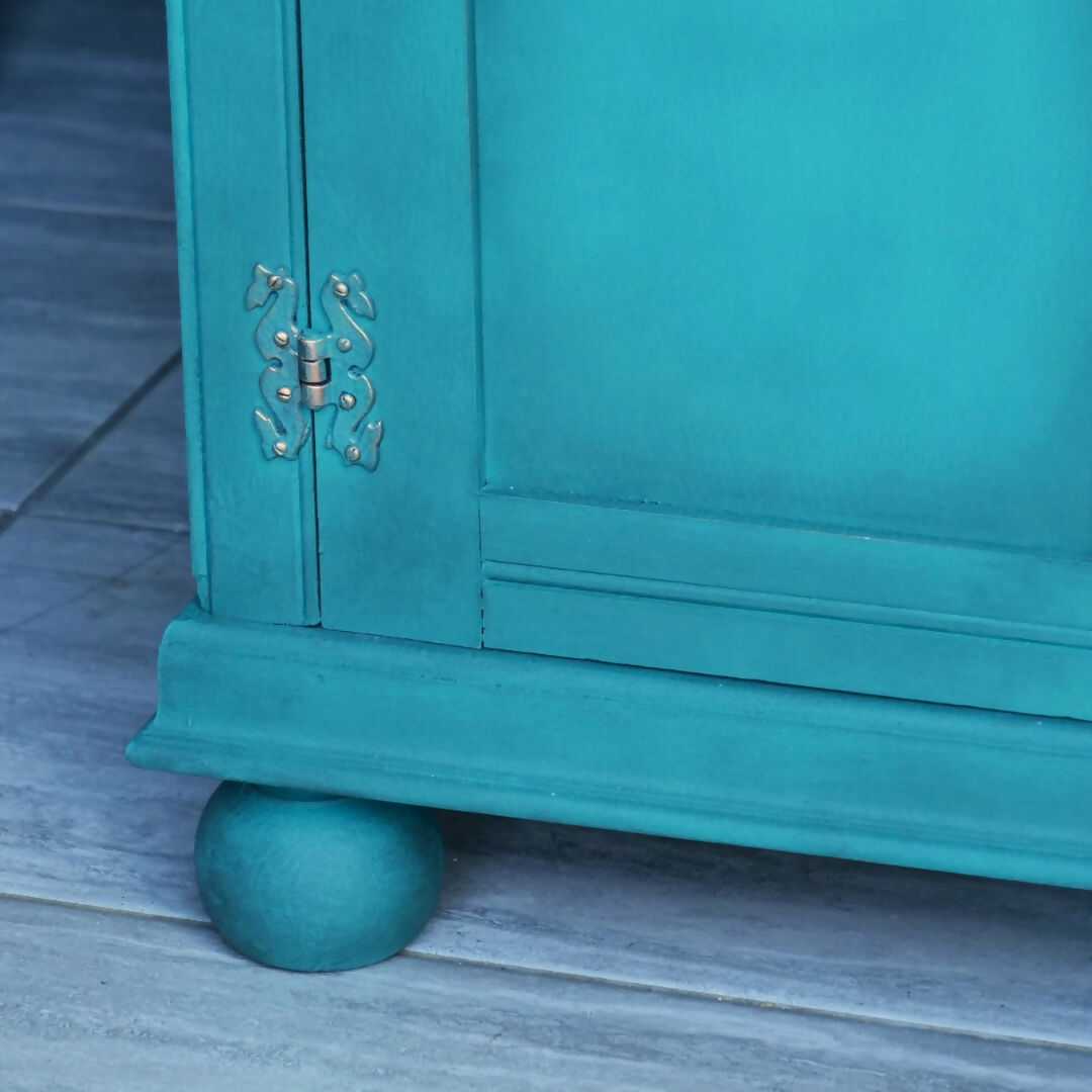 SISTERHOOD FURNITURE (80)