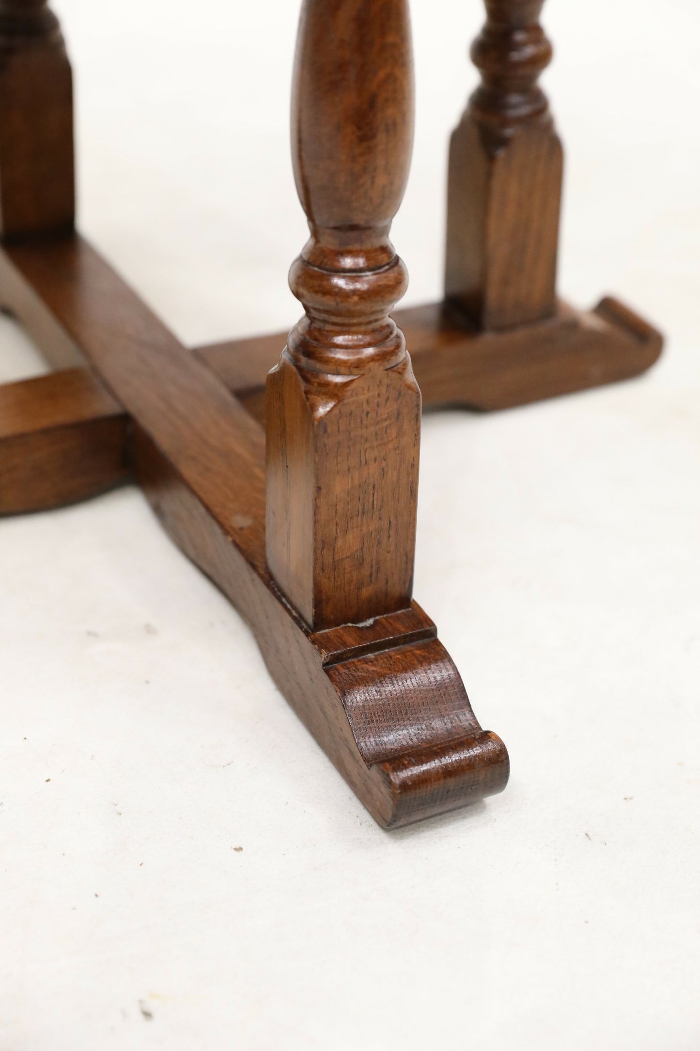 Old Charm Style Round Side Coffee Table Utility Furniture Stamp FREE Delivery. SBR8999/1504D