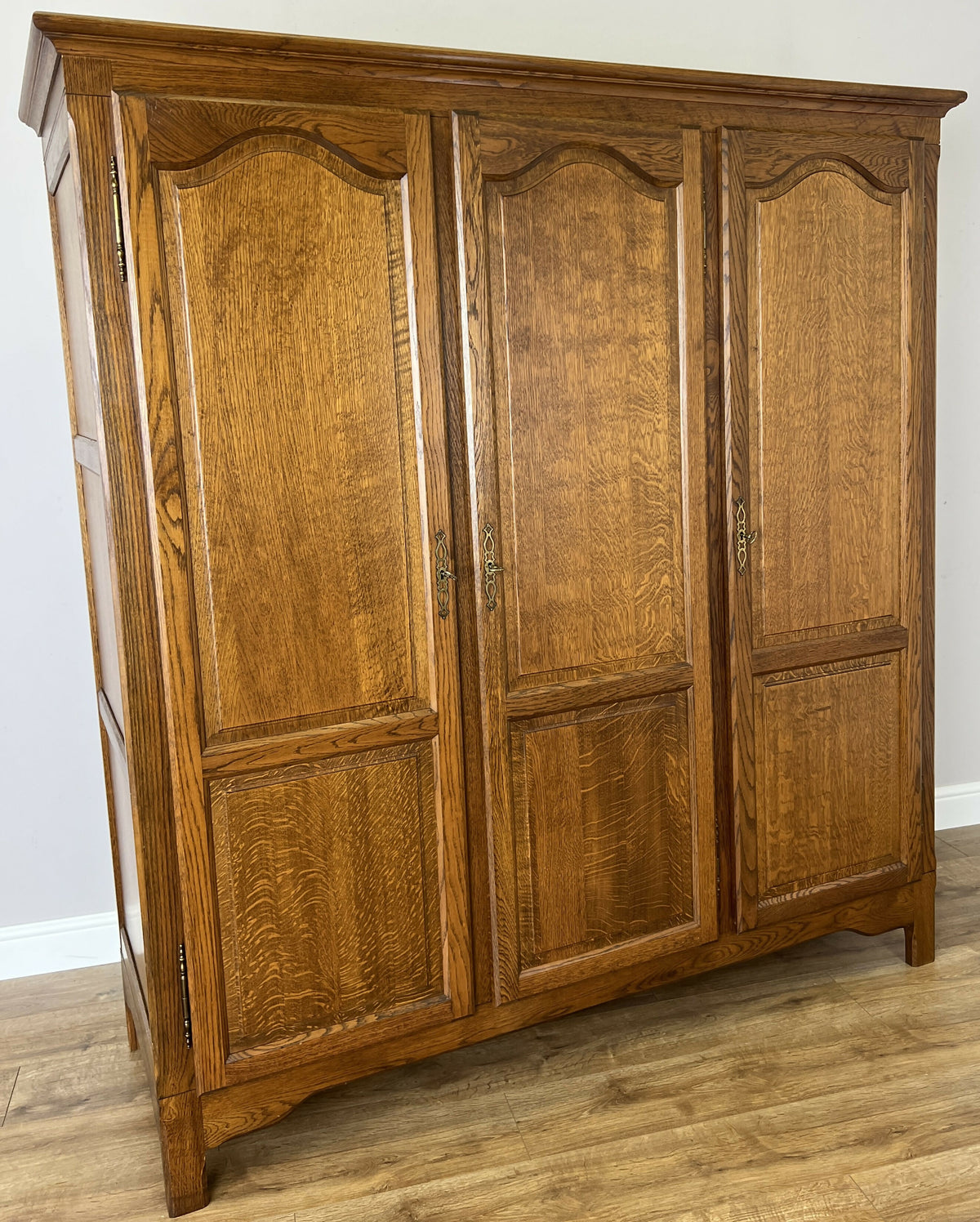 Wardrobe Vintage French Style Oak Triple Door Carved Armoire Cabinet LOT 6525
