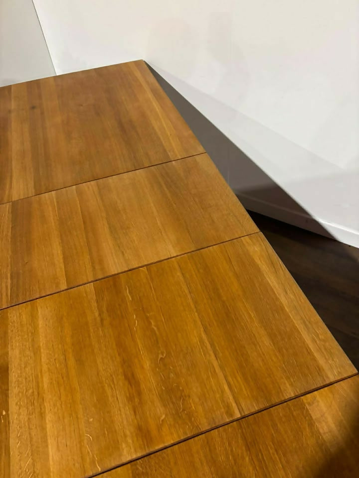 Contemporary Solid Oak Extending Dining Table