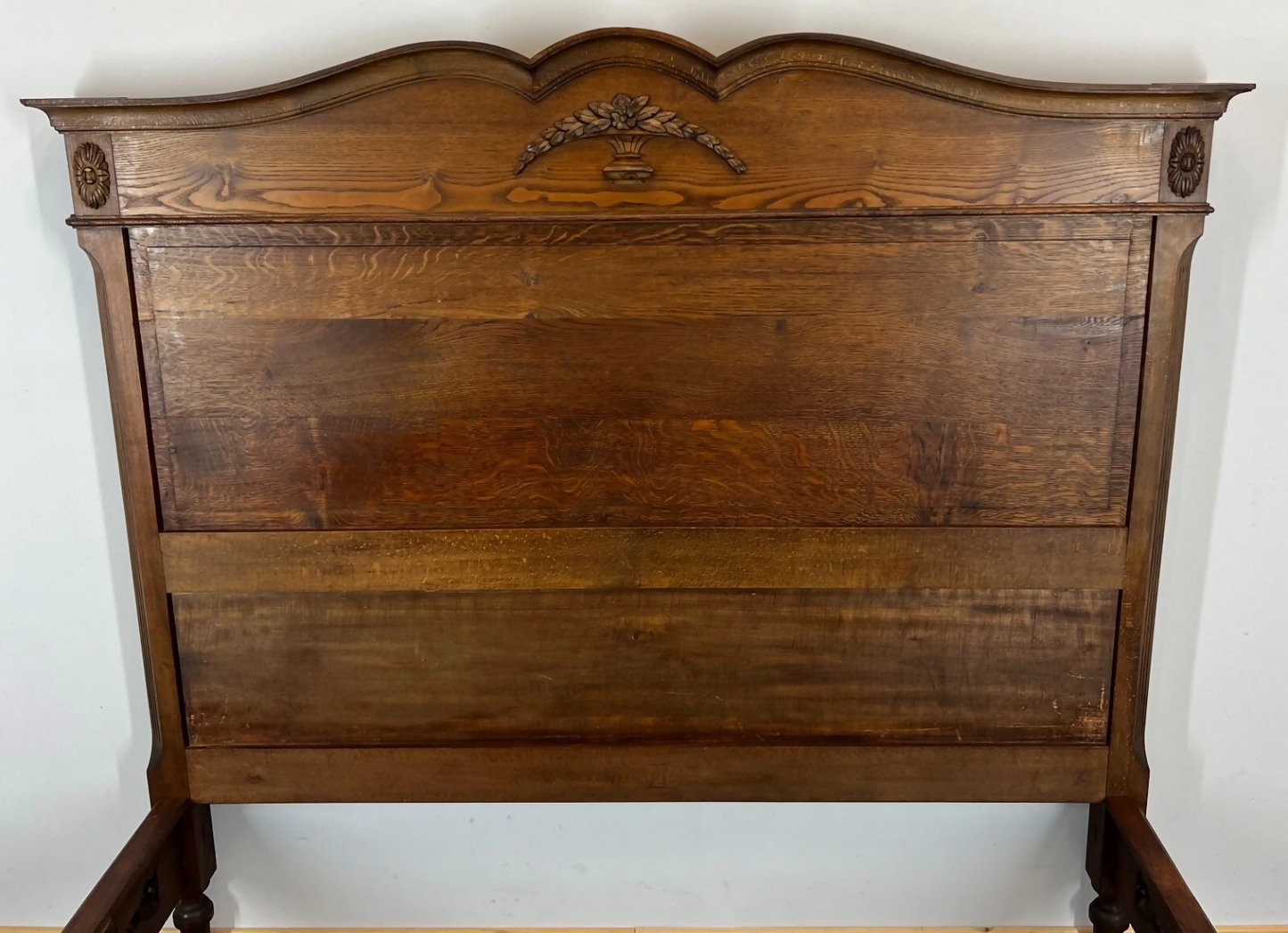 Bed Antique French Style Double Bed Wood Frame Carved Headboard LOT 3239
