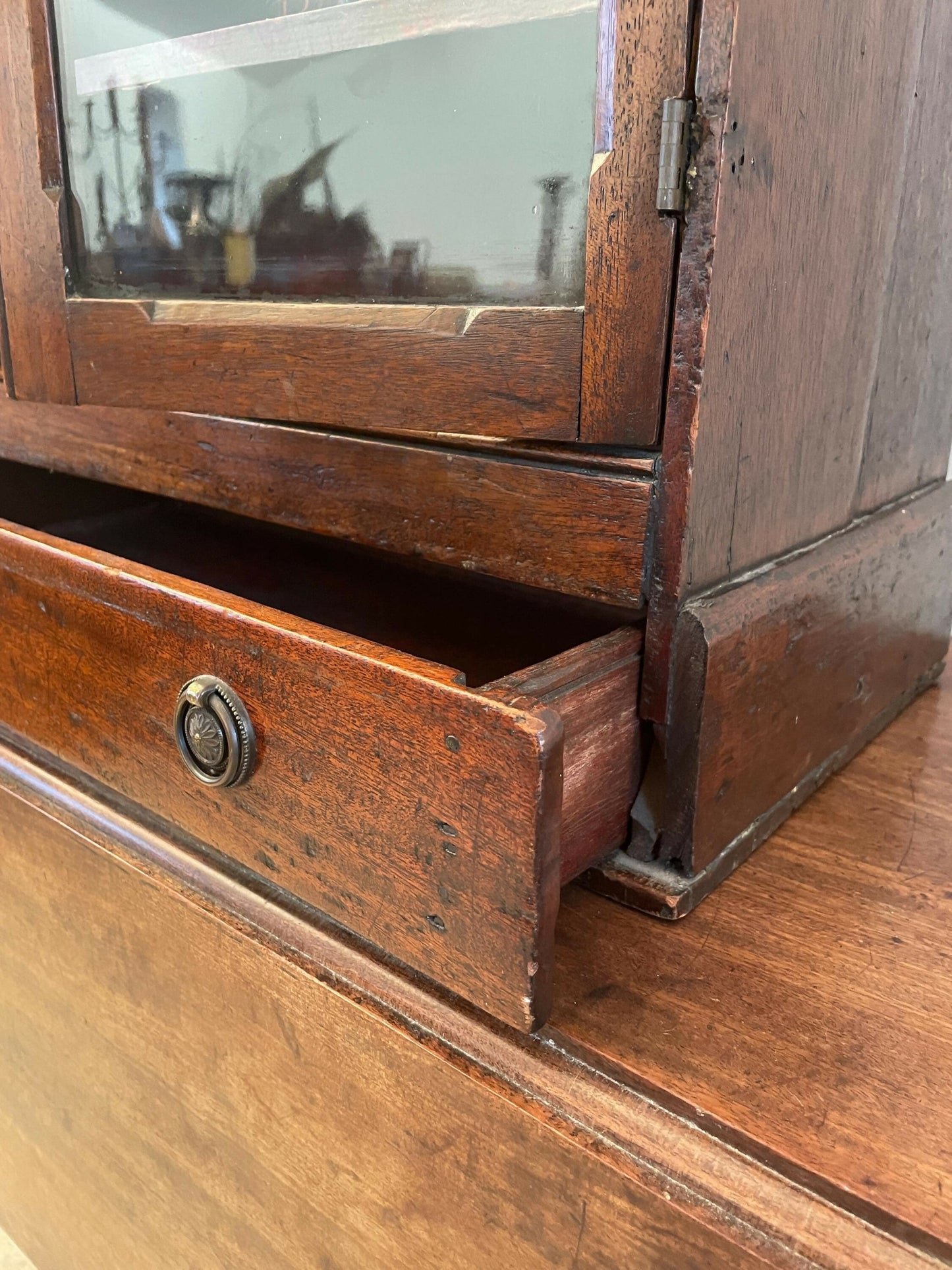 A 19th Century Mahogany Wall Vintage Display Cabinet