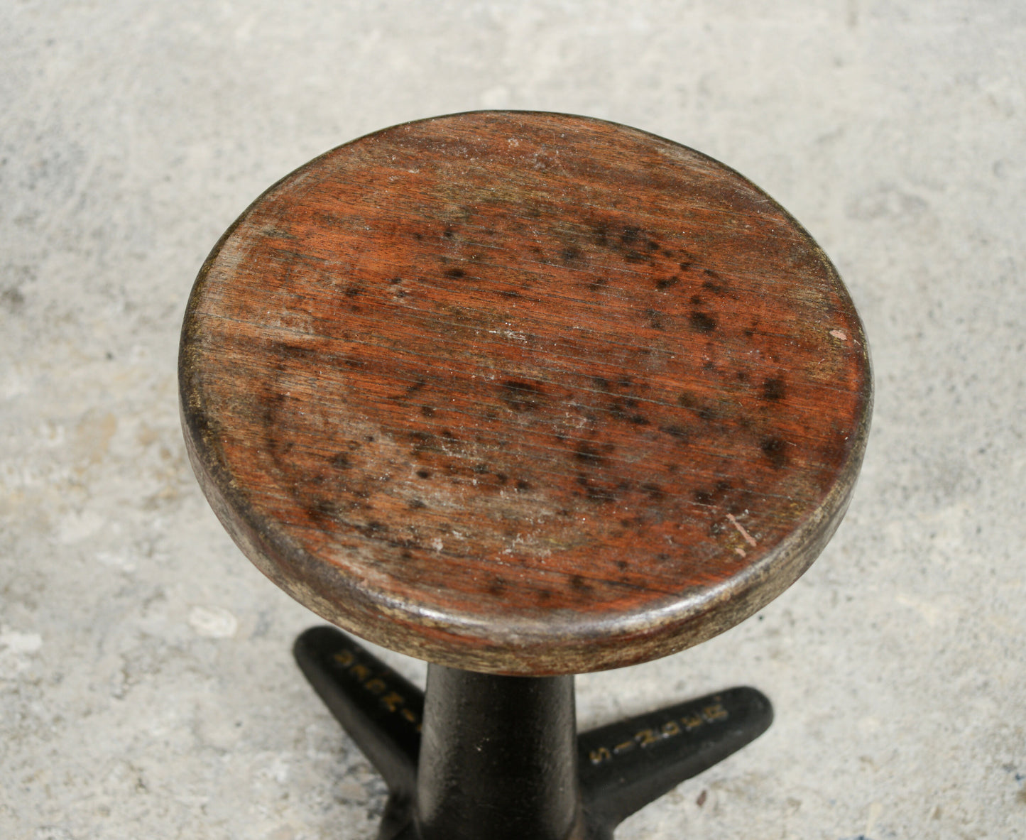 Antique Singer Sewing Machinists Stools - Cast Iron - Adjustable Height -SKU 166