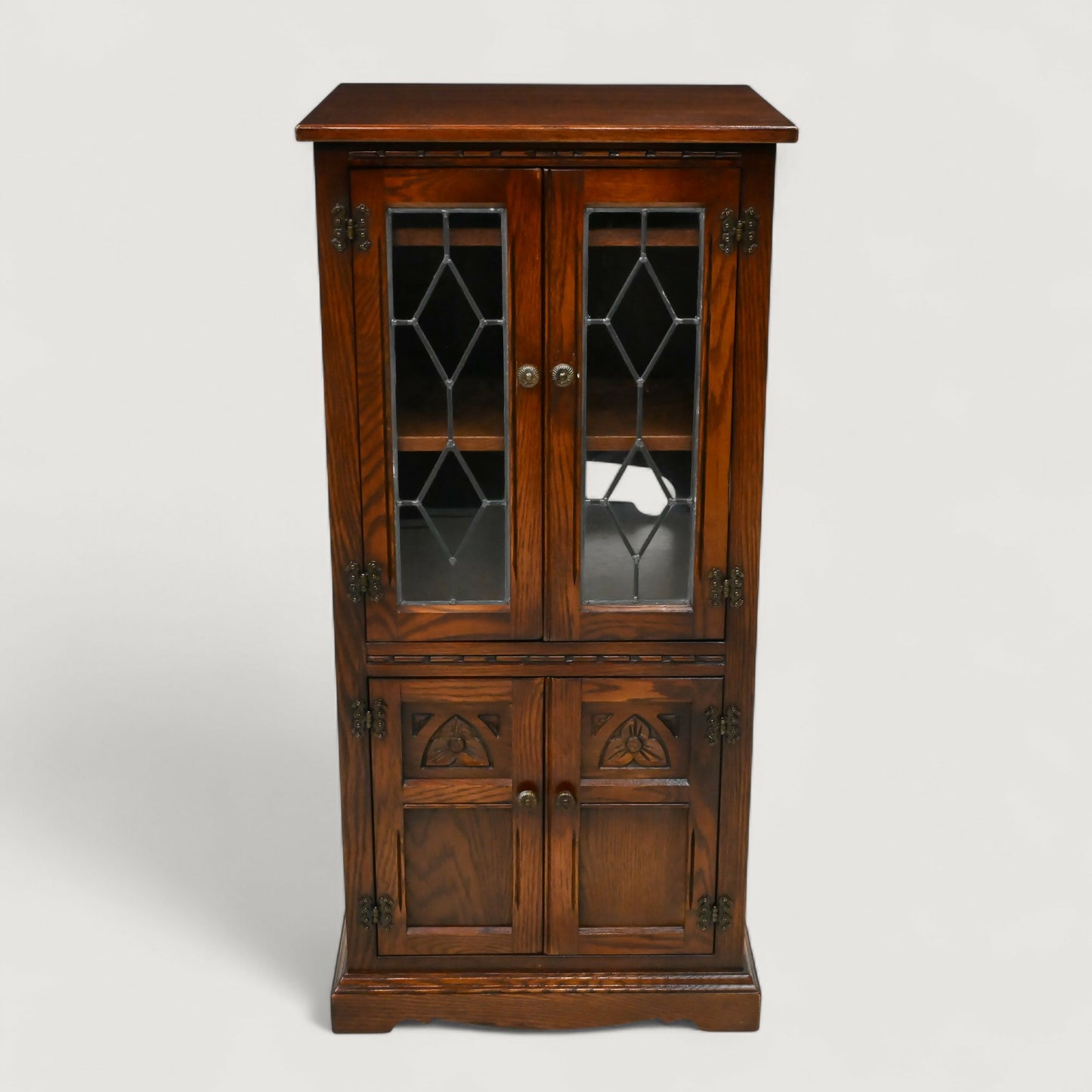 Old Charm Hi Fi/Record Cabinet 2 Adjustable Shelves Tudor Brown FREE UK Delivery. SBR10875/2908E