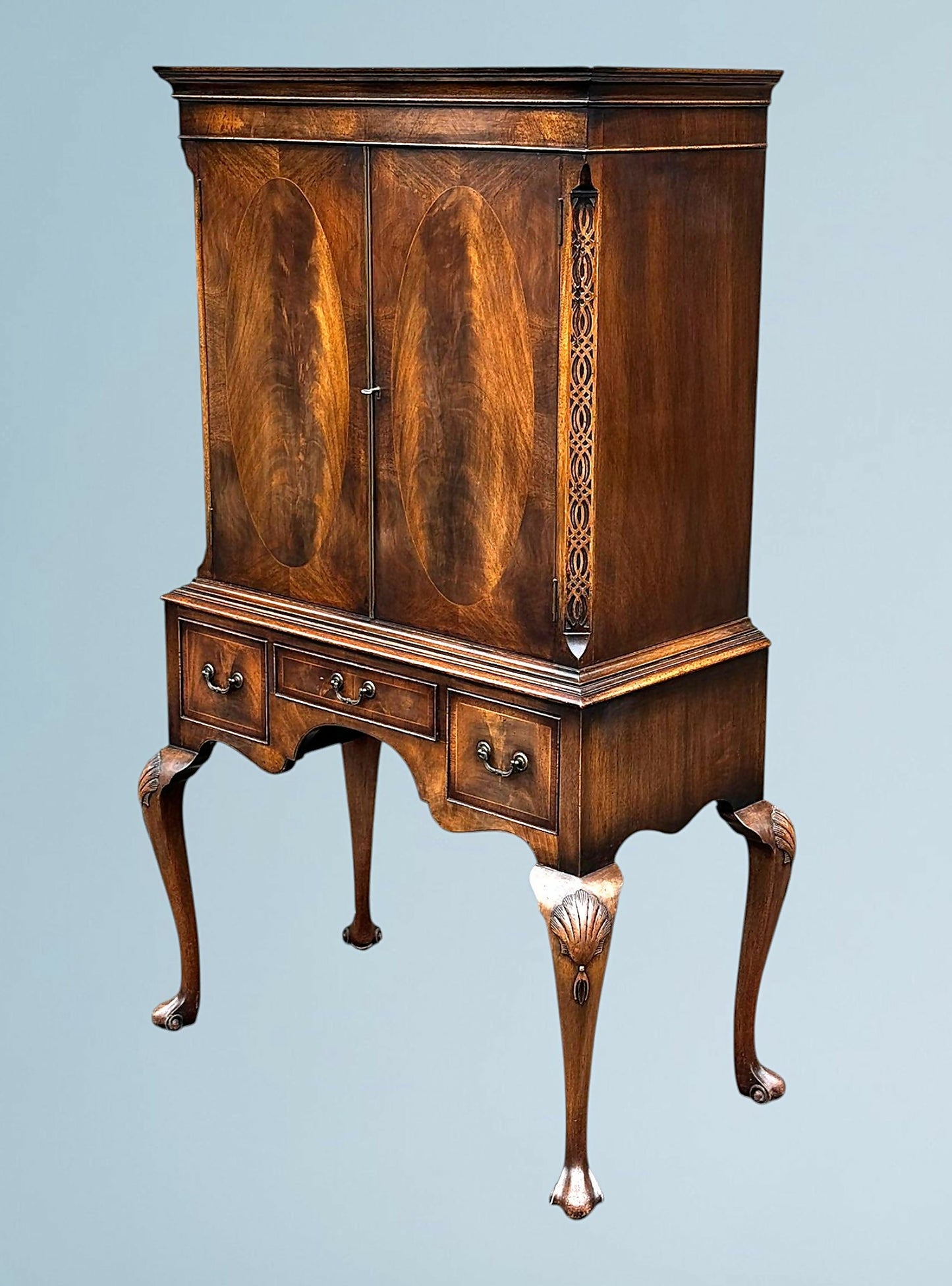 Mahogany Cocktail Cabinet / Drinks Cabinet