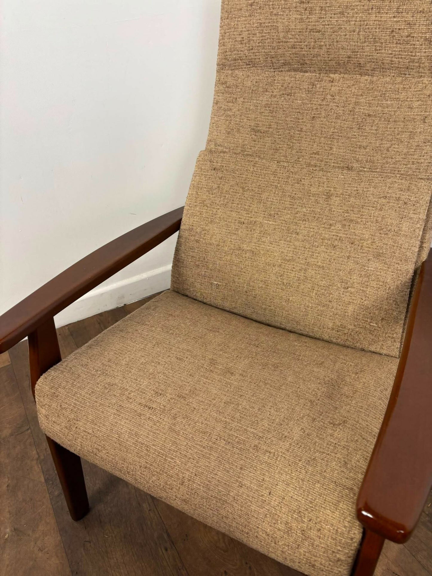 Vintage Parker Knoll Oak Armchair – Model PK1067-70