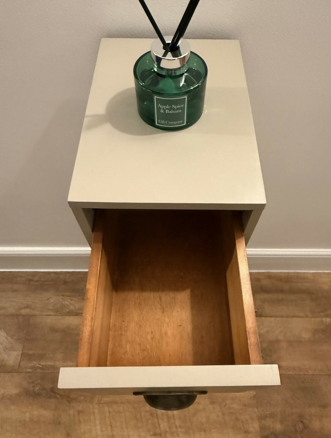 Set of 5 drawers tall and narrow