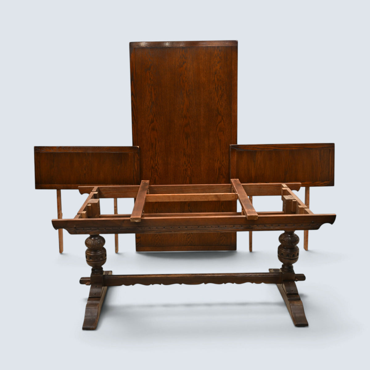 Old Charm Soverign Extending Dining Table Tudor Brown Seats 10 FREE UK Delivery*