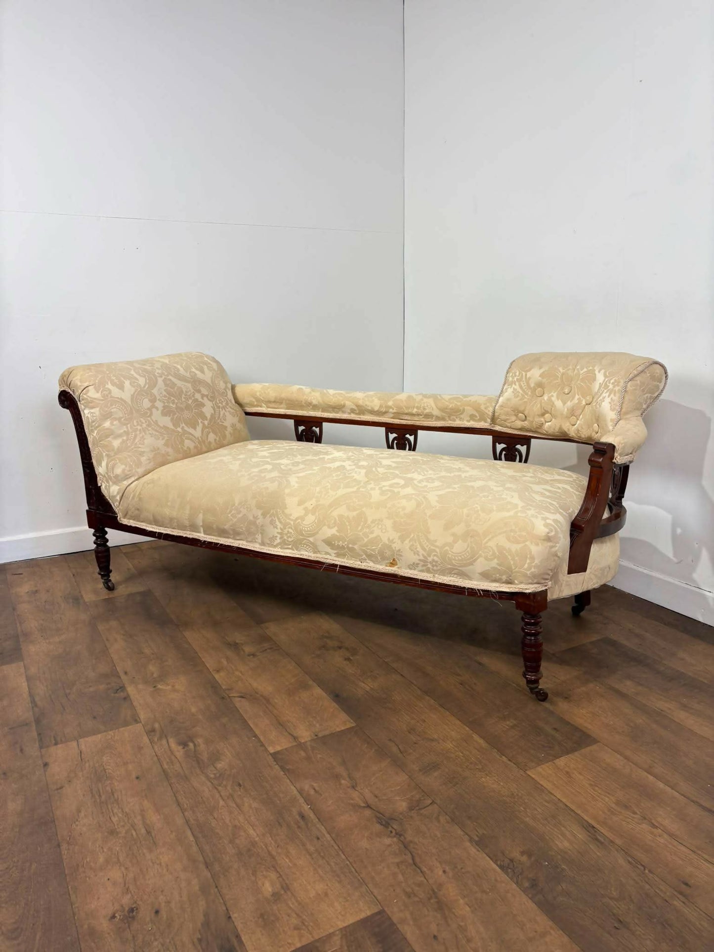 Victorian Mahogany Chaise Longue