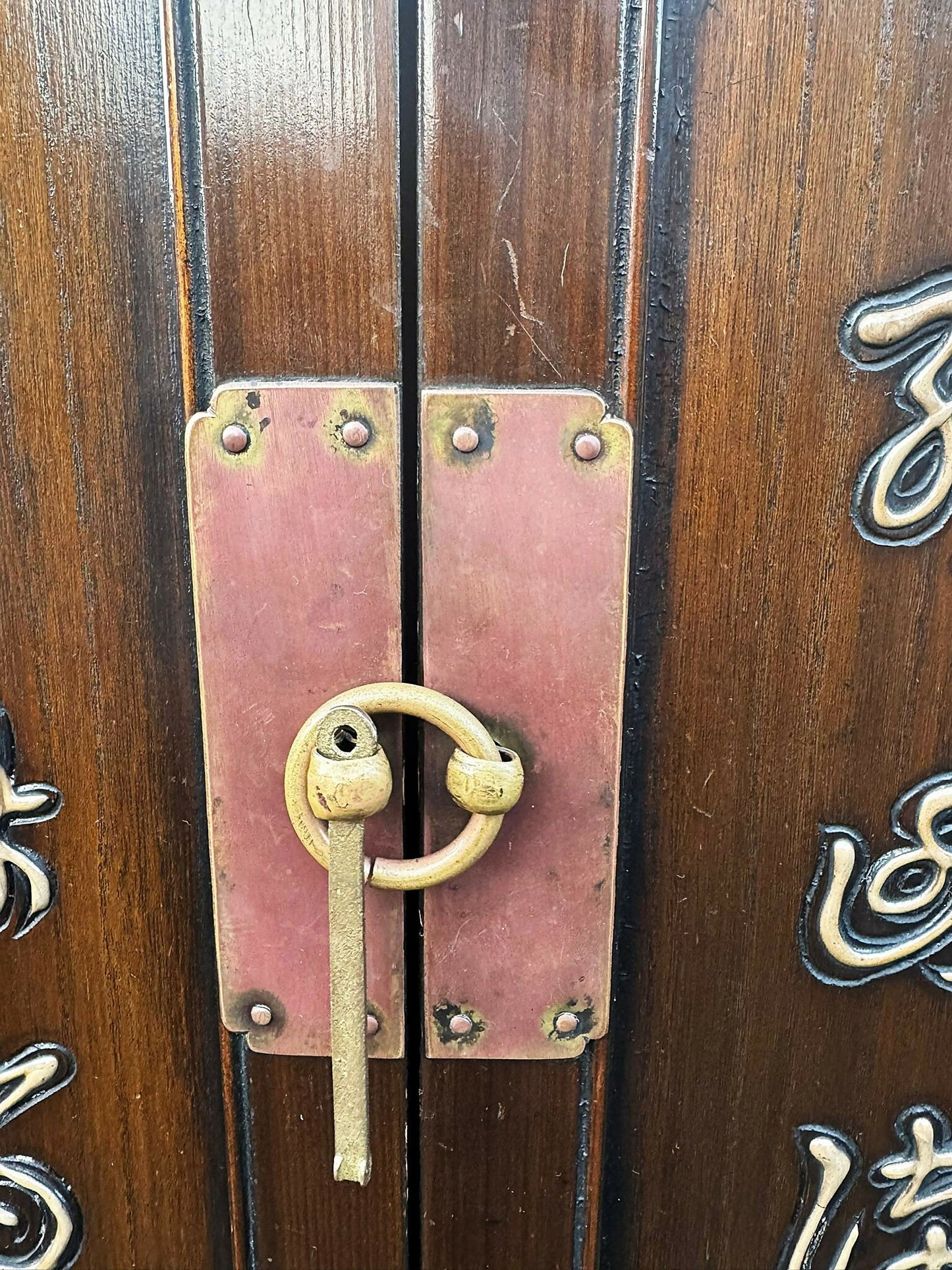 Oriental Chinese Decorated Wardrobe / Cupboard