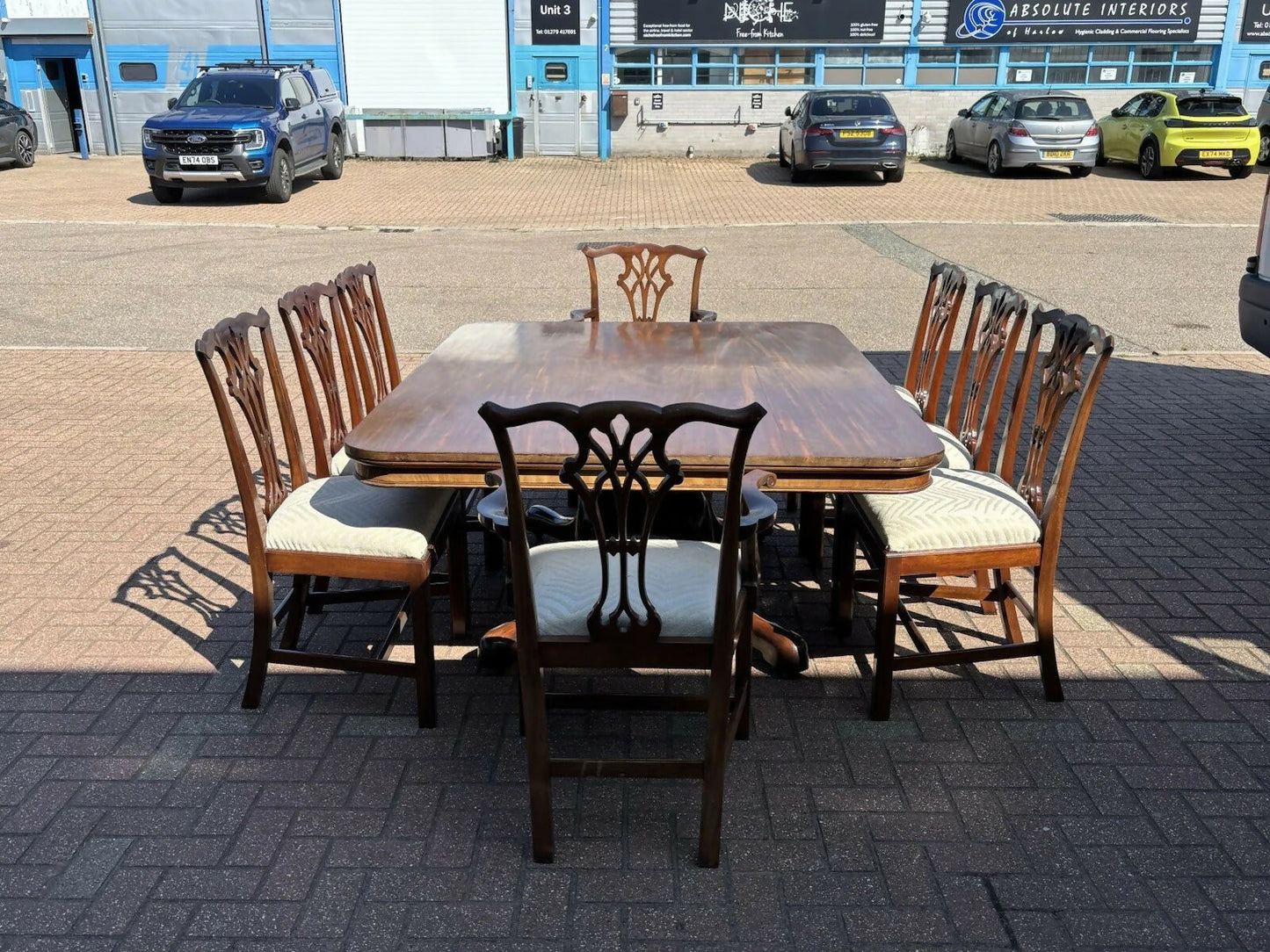 Large Antique Mahogany Dining Table & 8 Chairs.