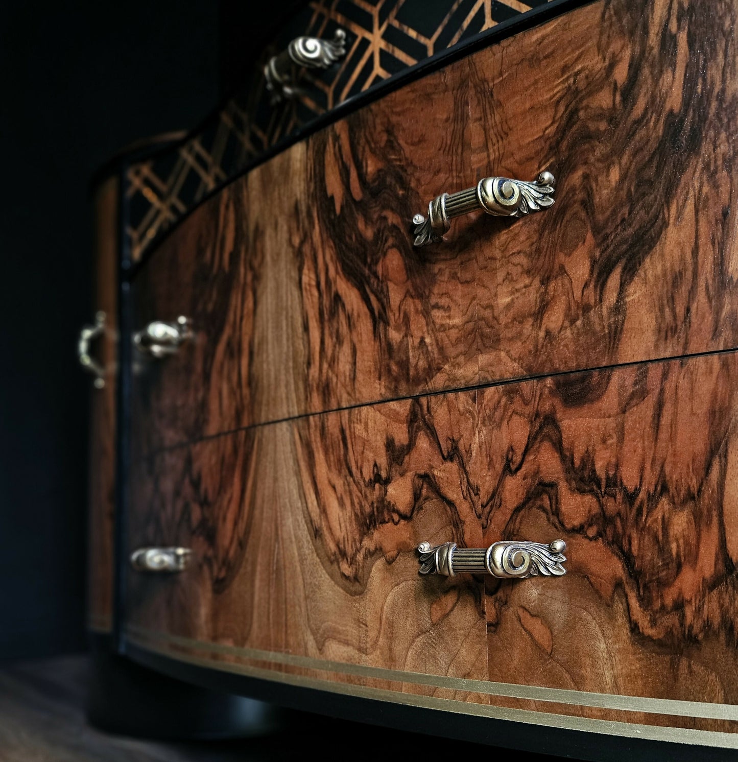 Art deco 1930's mirrored vanity dressing table by Shrager Brothers.