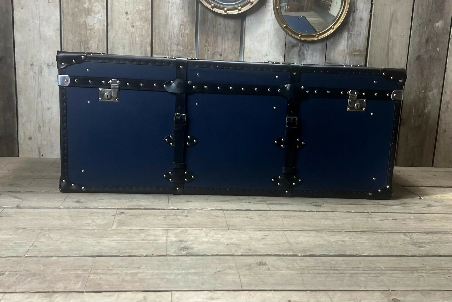 Luxury Handmade Pebble Blue Black Leather Furniture Trunk