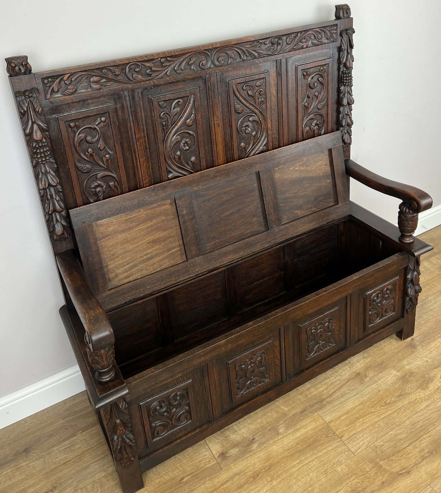 Monks Bench Antique French Style Oak Storage Hall Seat Coffee Bench LOT 6298