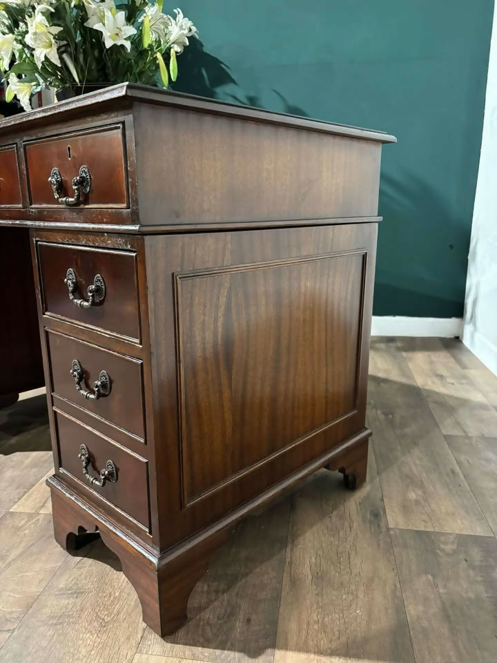 Vintage Mahogany Pedestal Desk9