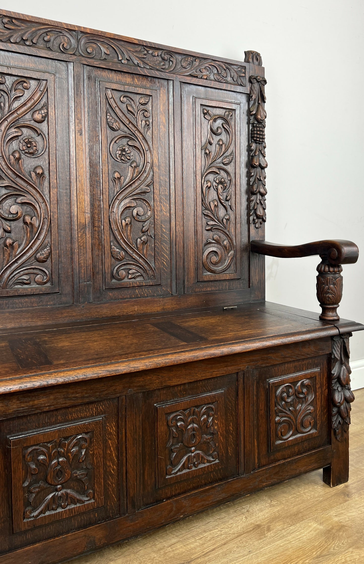 Monks Bench Antique French Style Oak Storage Hall Seat Coffee Bench LOT 6298