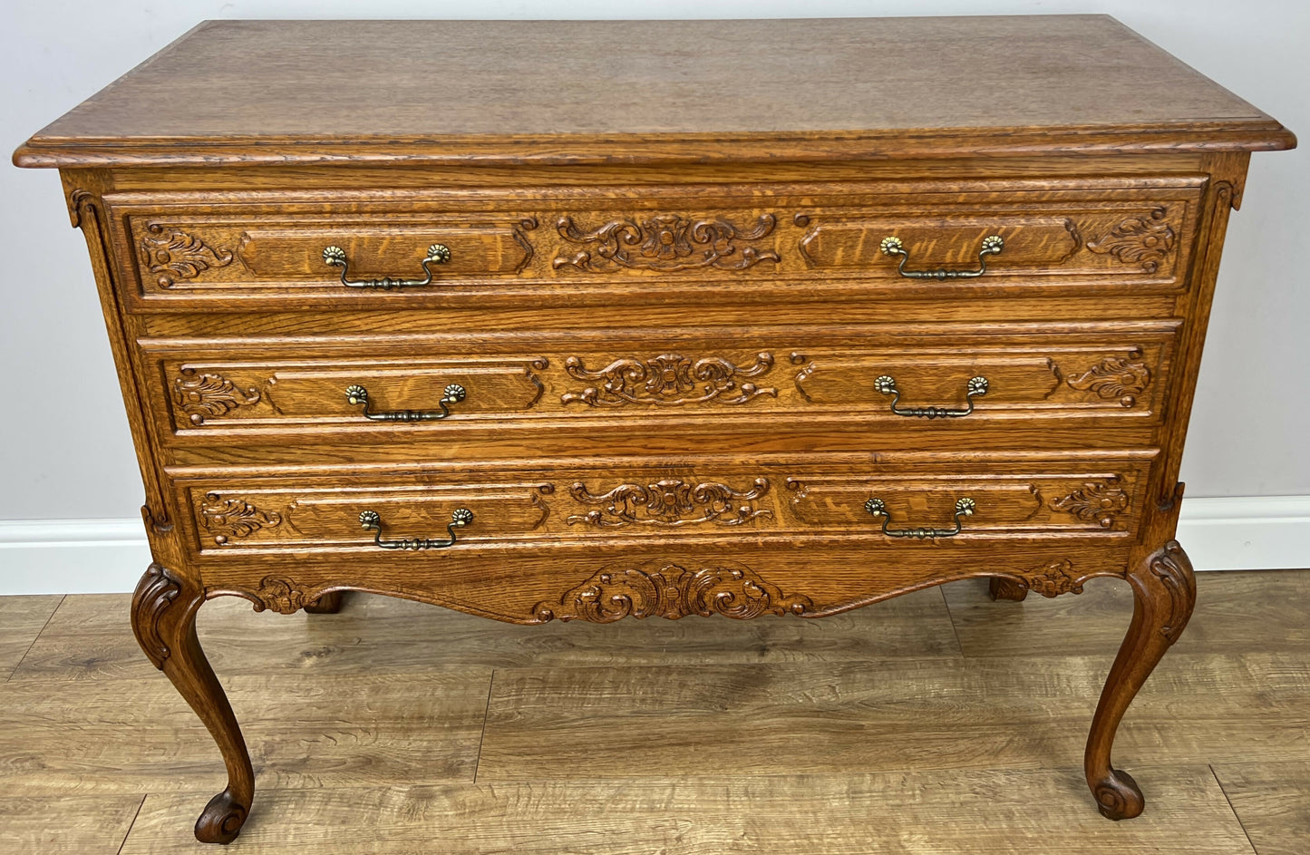 Chest of Drawers Vintage French Louis Oak 3 Drawers Carved Cabinet LOT 6260