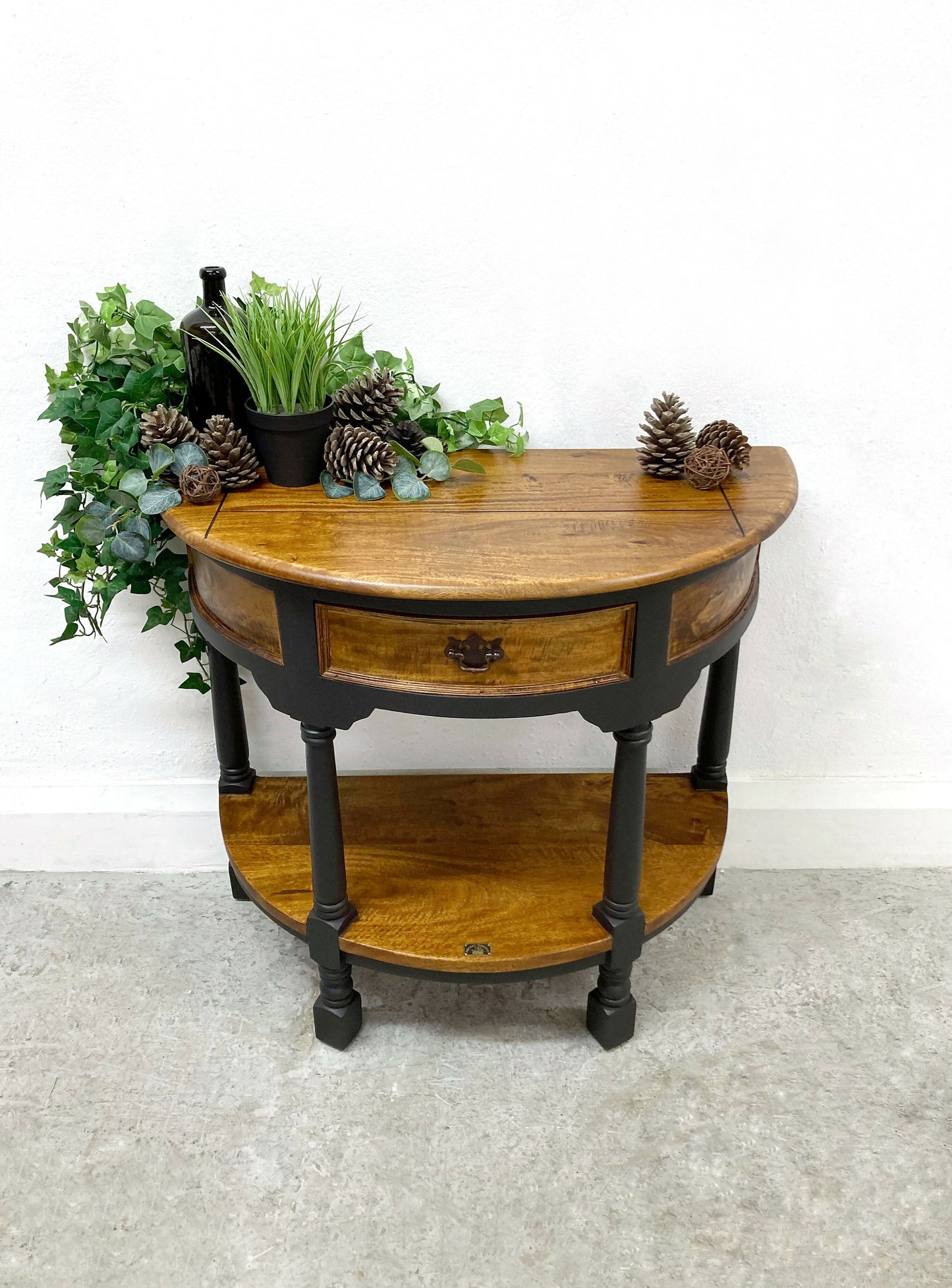 HALFMOON SOLID WOOD CONSOLE TABLE