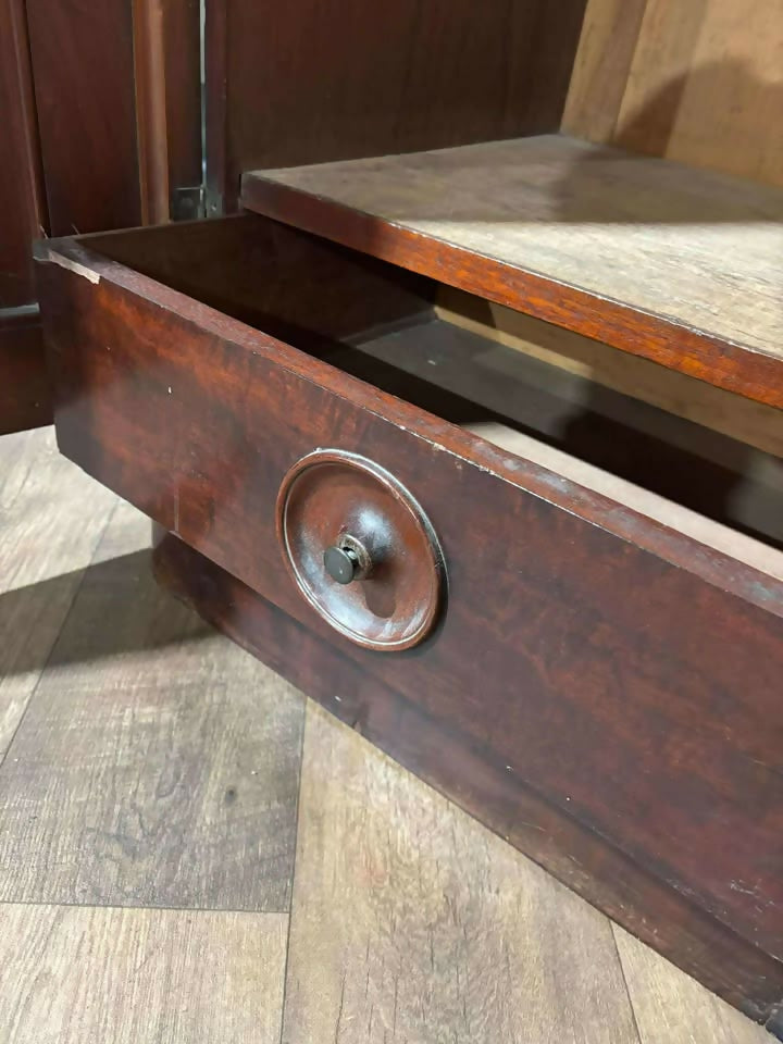 Victorian Mahogany Triple Wardrobe / Compactum