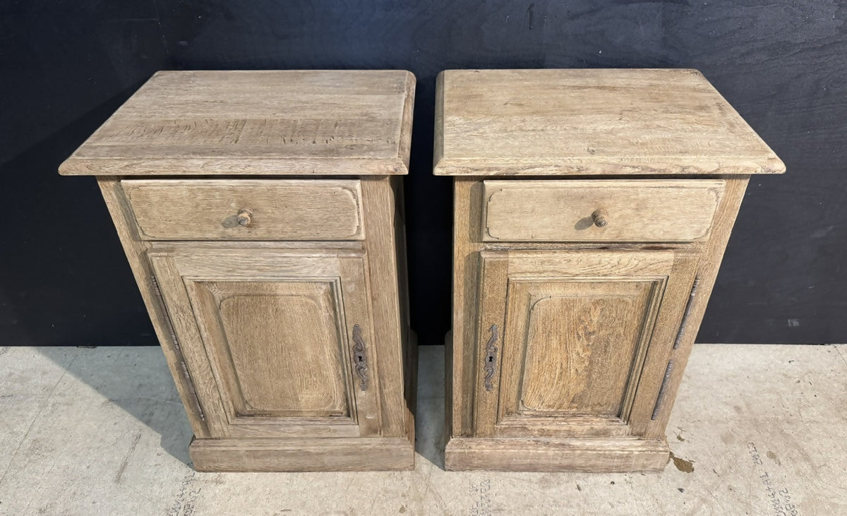 Quality Pair Oak Bedside Cupboards
