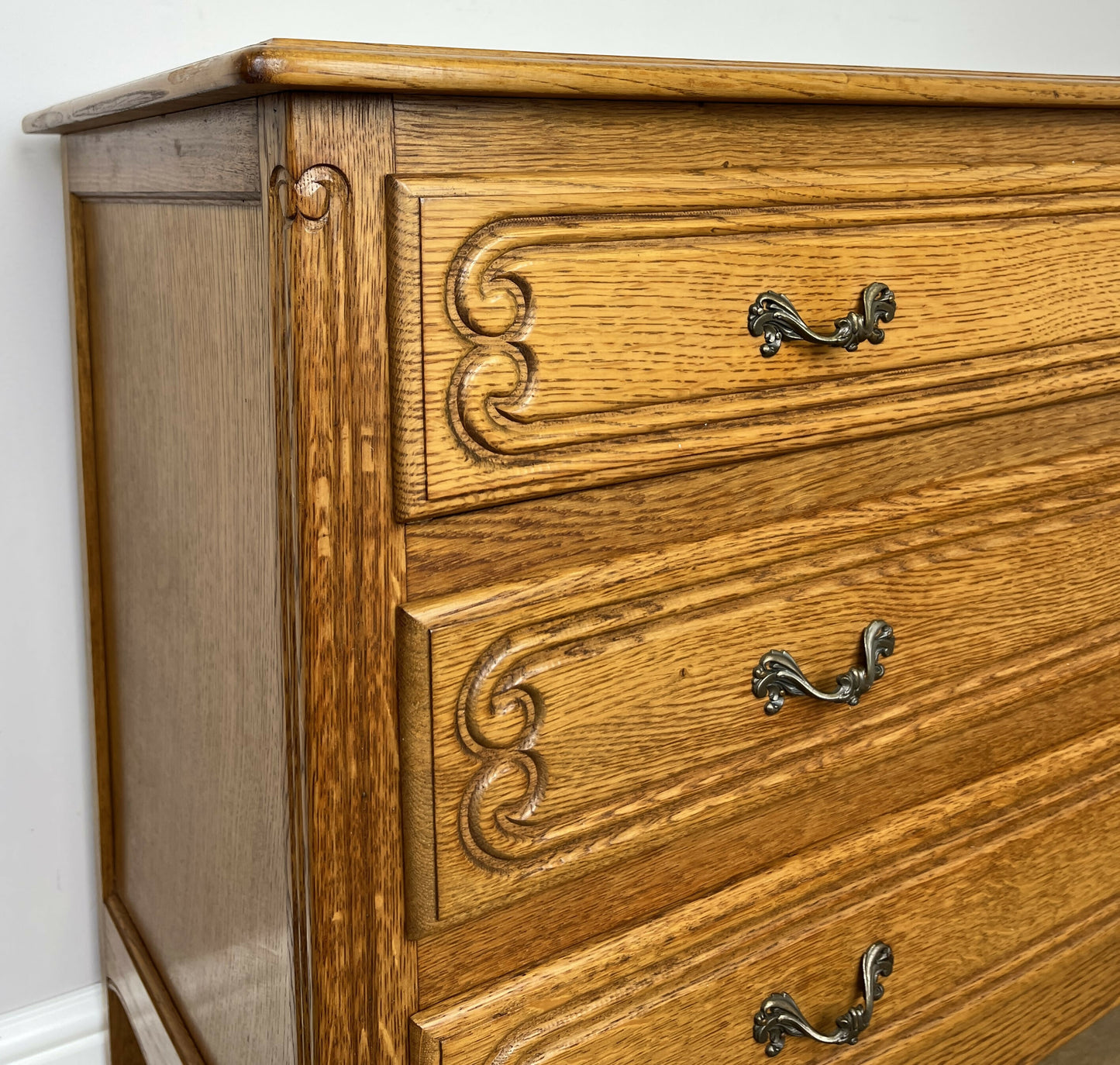 Chest of Drawers Vintage French Louis Oak 3 Drawers Carved Cabinet LOT 6254
