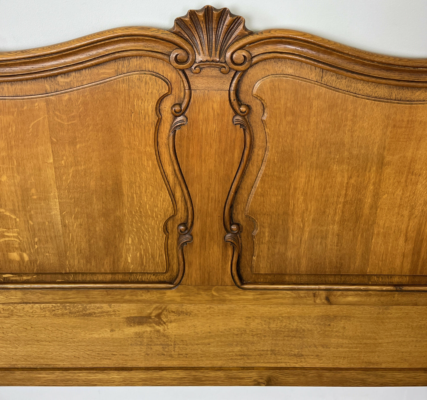 Bed Vintage French Louis XVI Oak Double Bed Frame Carved Headboard LOT 6373