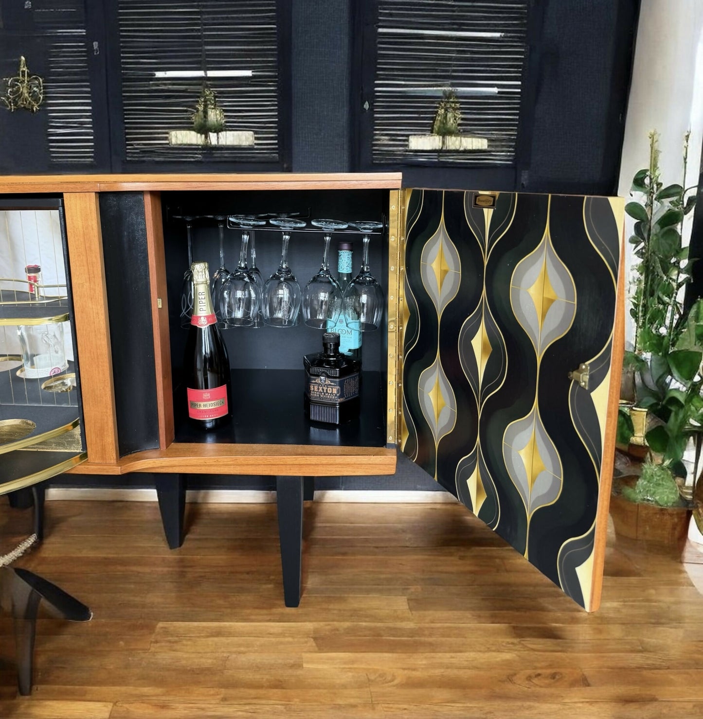 Stunning Beautility Drinks Cabinet, with central rotating bar.