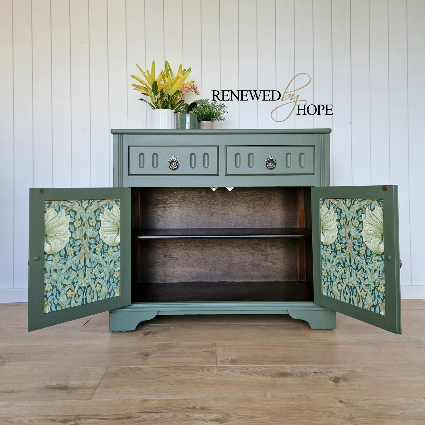 Green Sideboard with leaf embossed design (3)