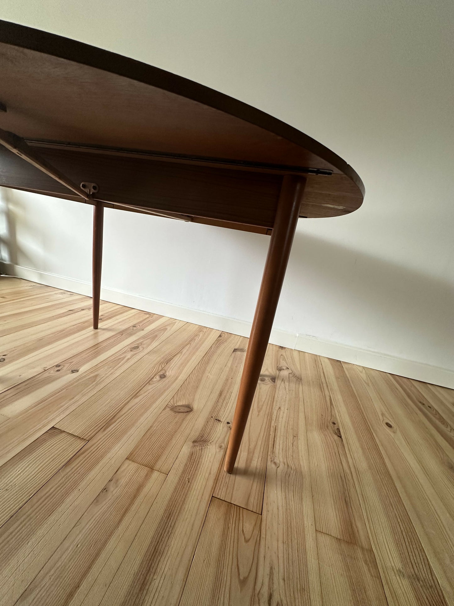 Schreiber Mid Century Drop Leaf Dining Table Vintage