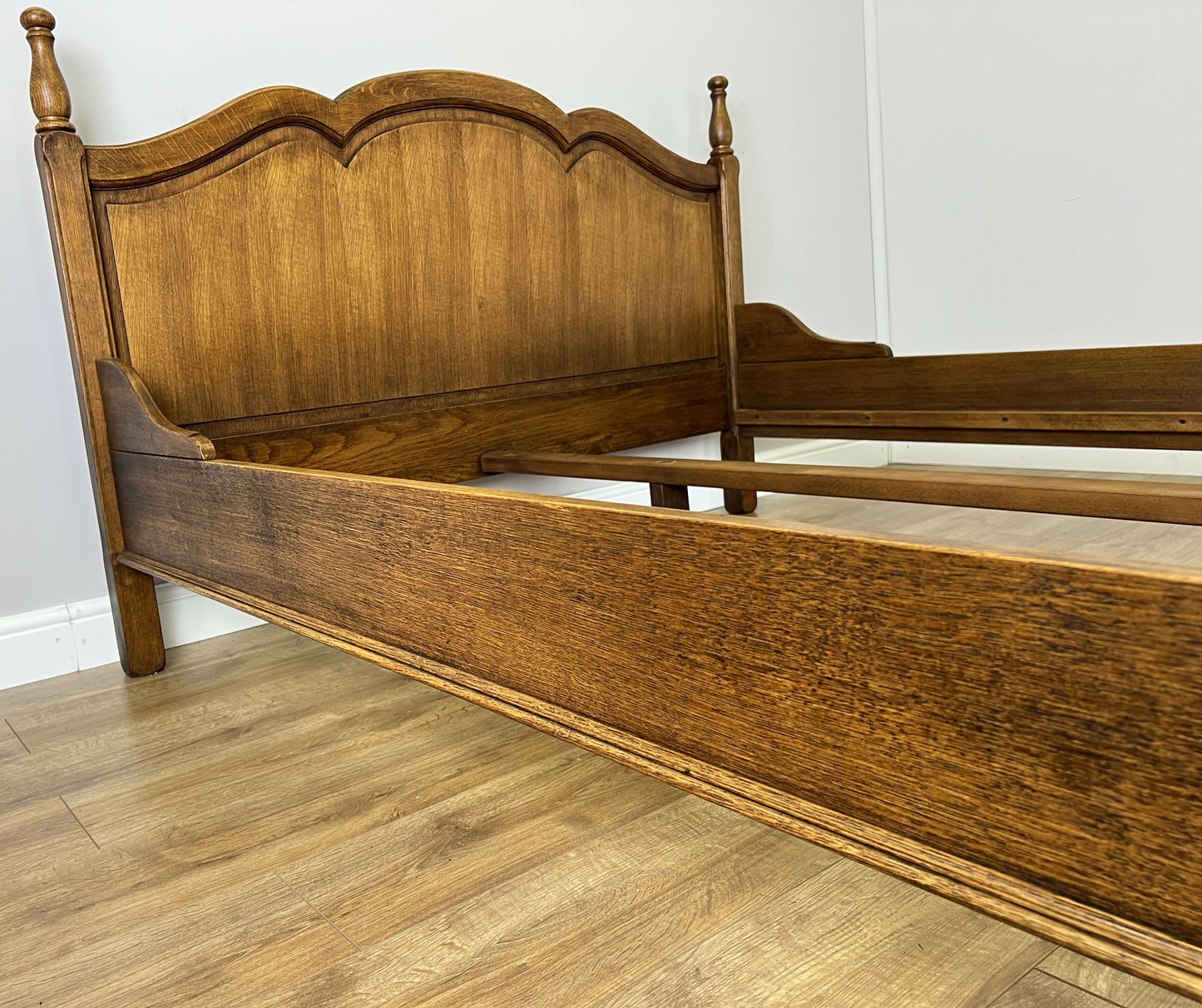 Bed Vintage French Style Oak King Size Bed Frame Carved Headboard LOT 6377