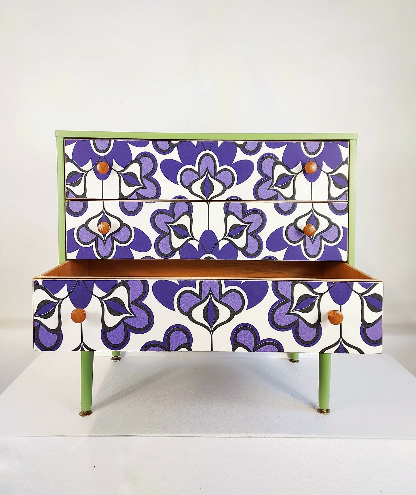 Chest Of Drawers In Yeabridge Green And Retro Pattern