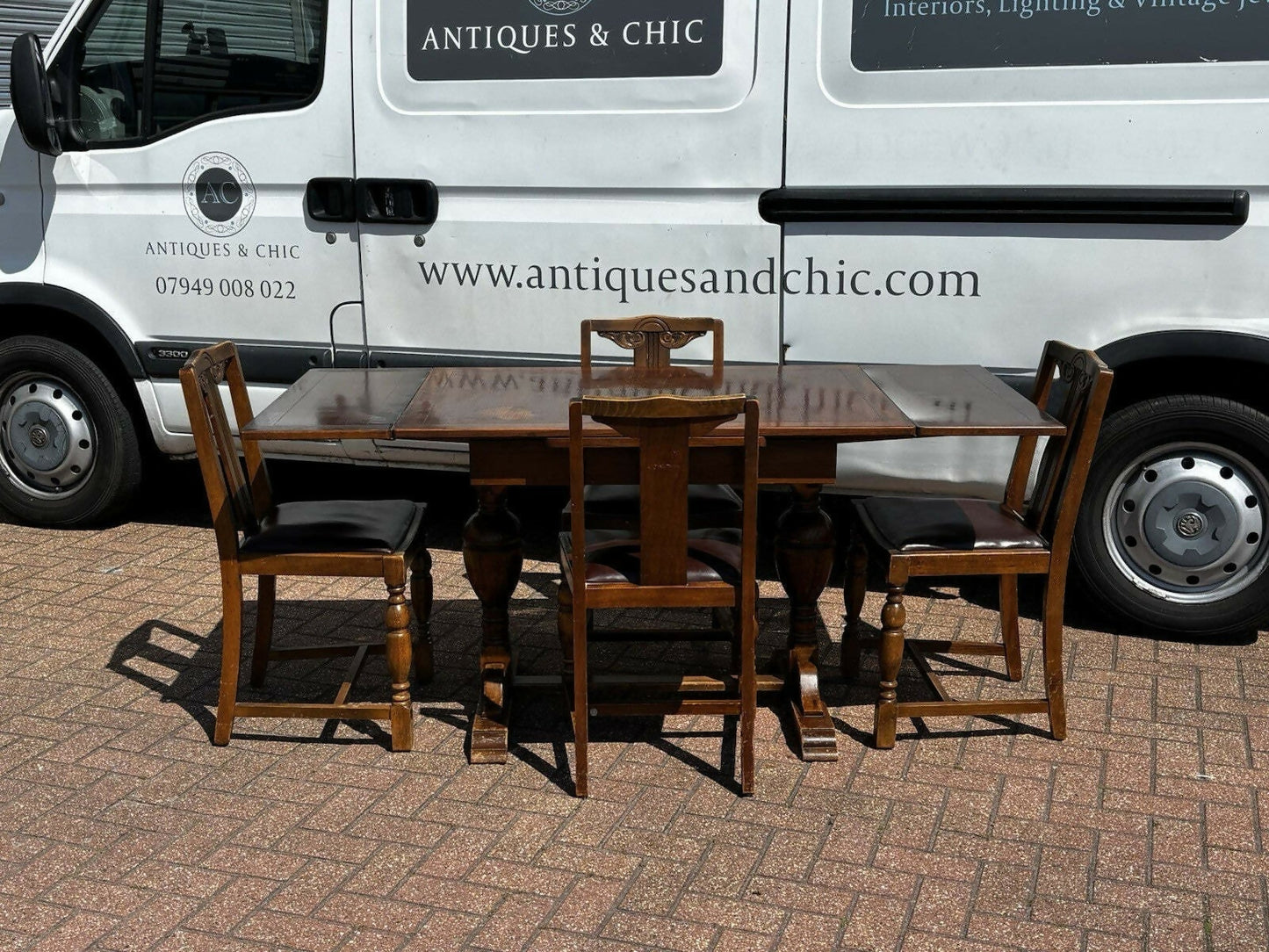 Extending Vintage Draw Leaf Table & 4 Chairs