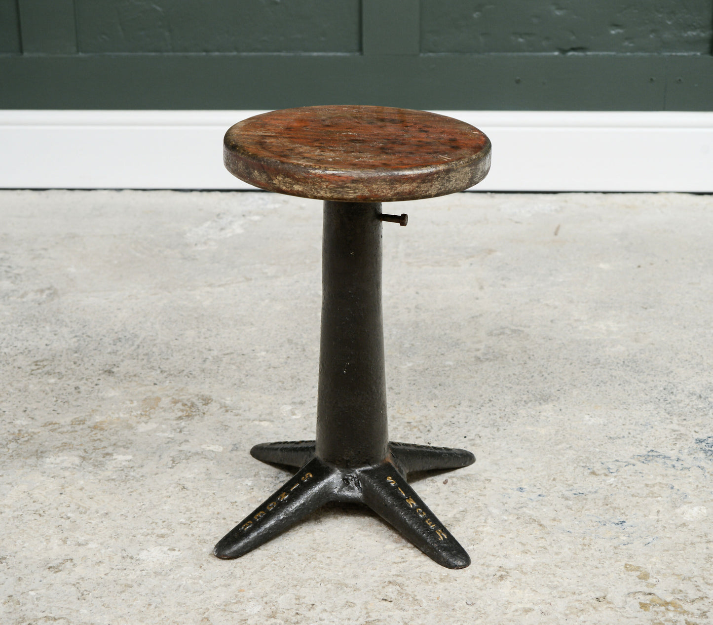 Antique Singer Sewing Machinists Stools - Cast Iron - Adjustable Height -SKU 166