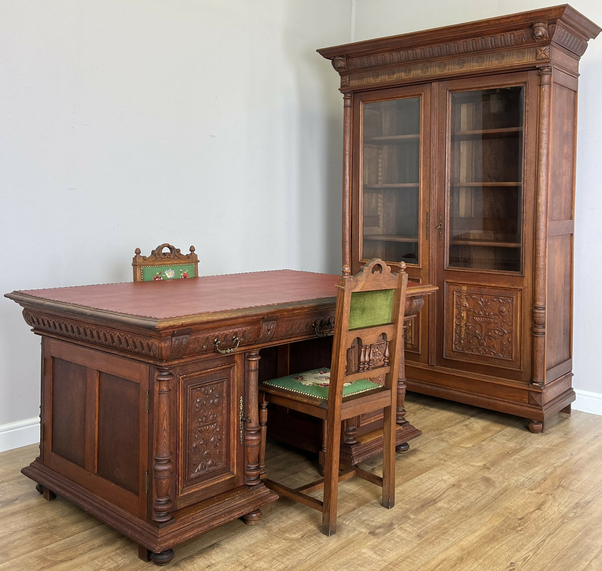 Desk Antique French Style Oak Double Sided Carved Pedestal Desk LOT 6514