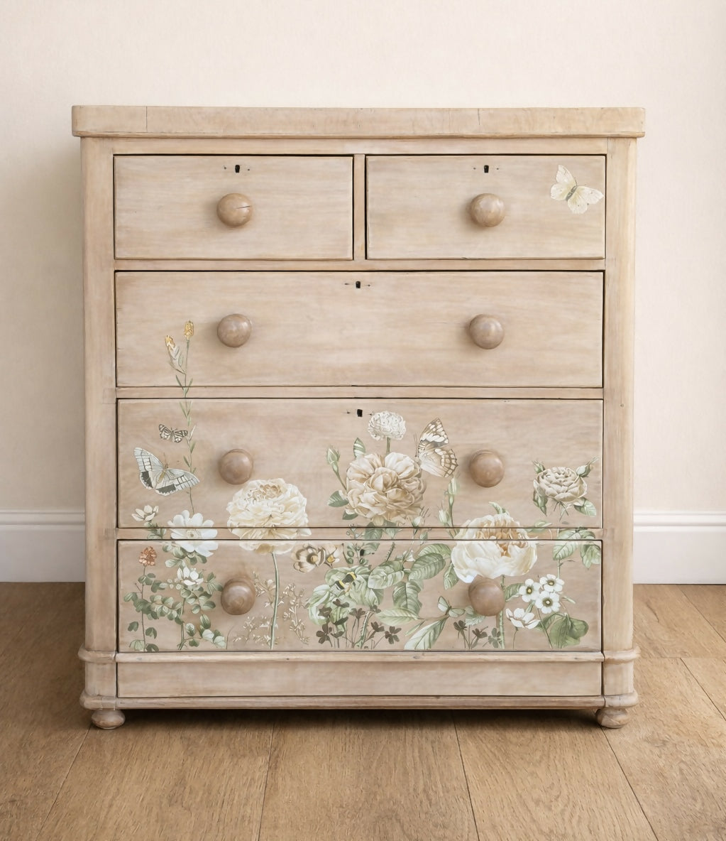 Chest of Drawers in natural wood with floral pattern