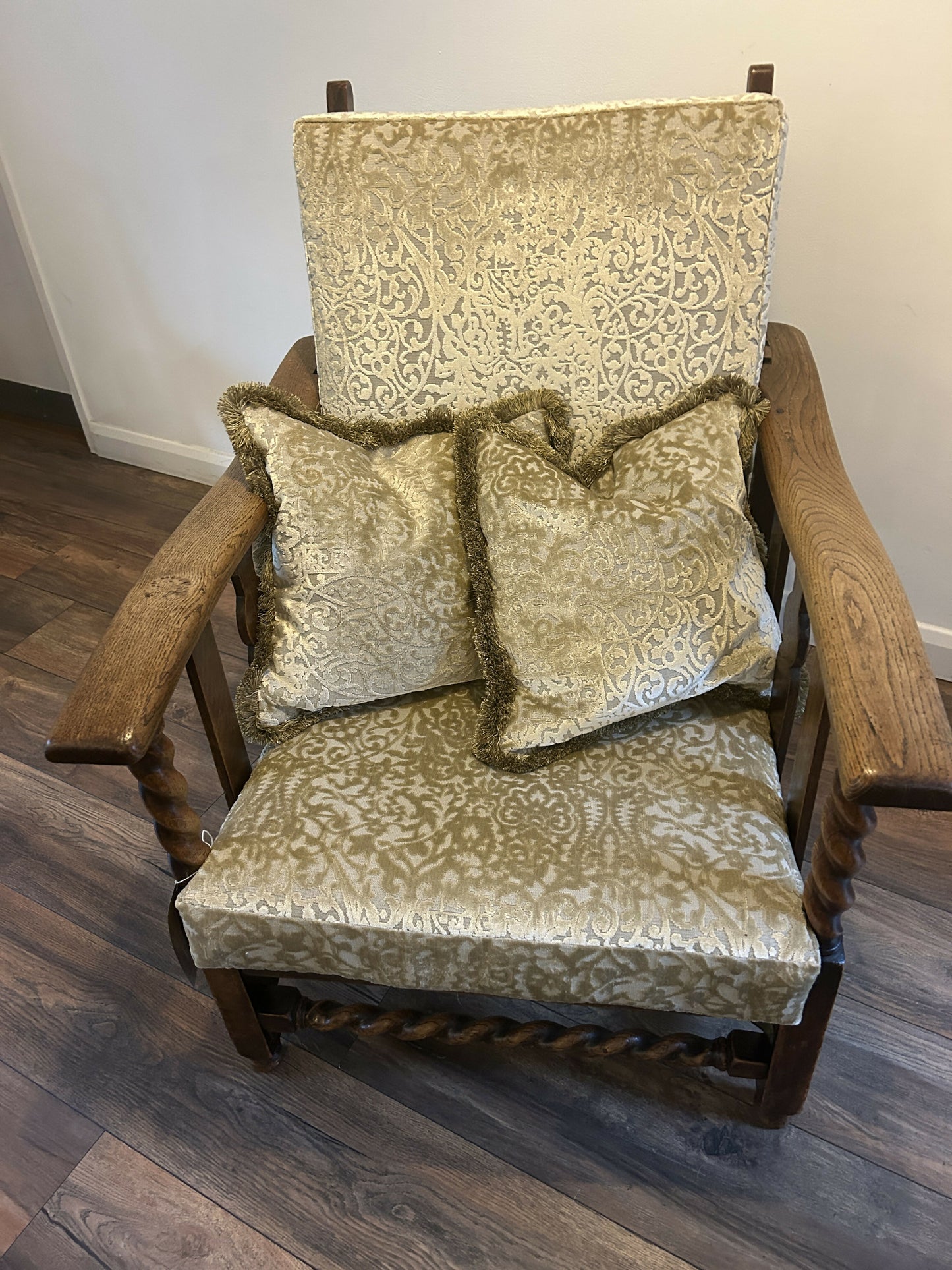 Antique 1910 Oak Reclining Gentleman’s Chair