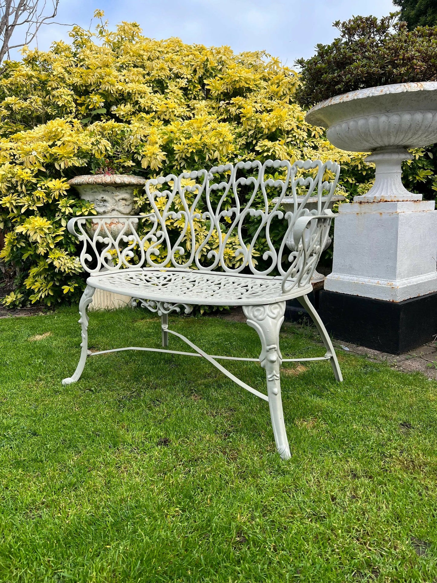 Cast Iron Love Seat Garden Bench in Pebble Grey