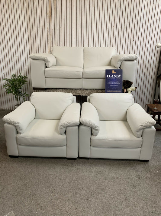 Natuzzi White Leather Lounge Suite – 2 Seater Sofa + 2 Armchairs – Italian
