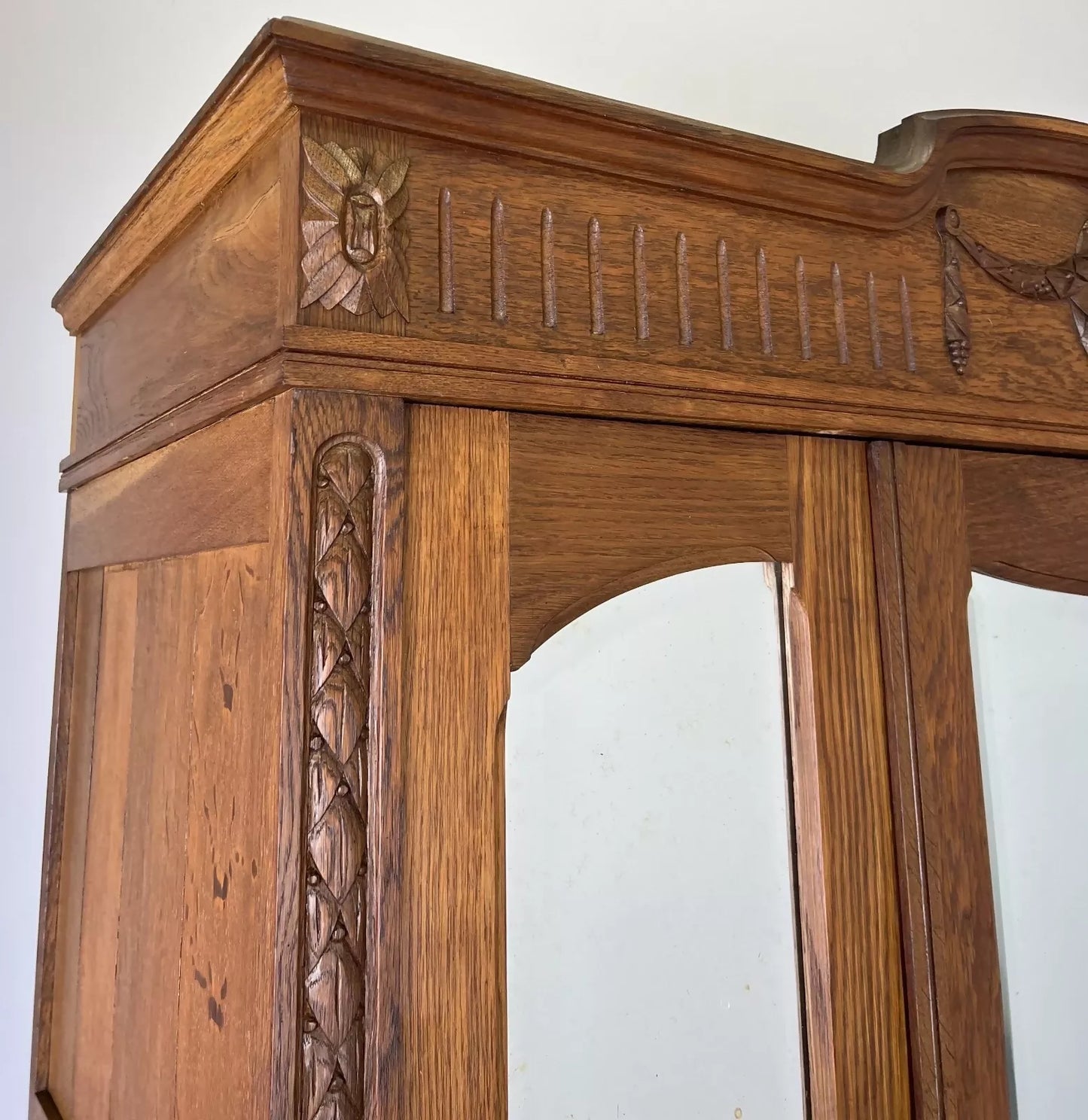 Wardrobe Antique French Oak Two Door Mirrored Carved Armoire Cabinet LOT 6097