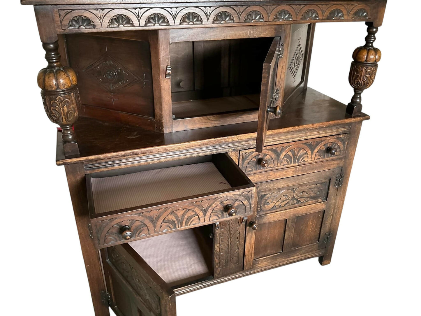 Ornately Carved, Vintage Old Charm Style Oak Court Cupboard/Buffet