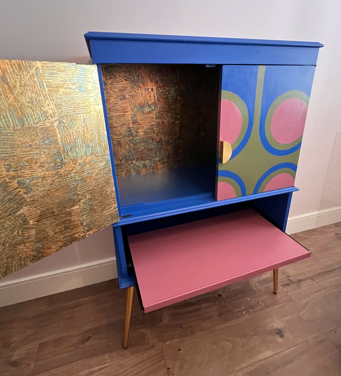 Unique Hand Painted/Upcycled Cocktail Cabinet | Retro Drinks Cabinet