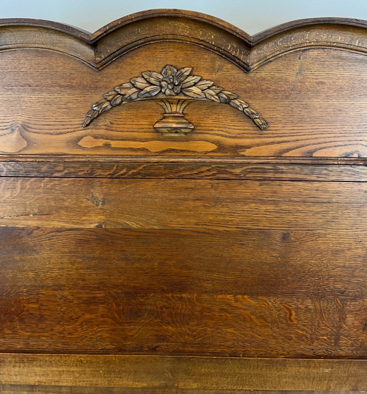 Bed Antique French Style Double Bed Wood Frame Carved Headboard LOT 3239