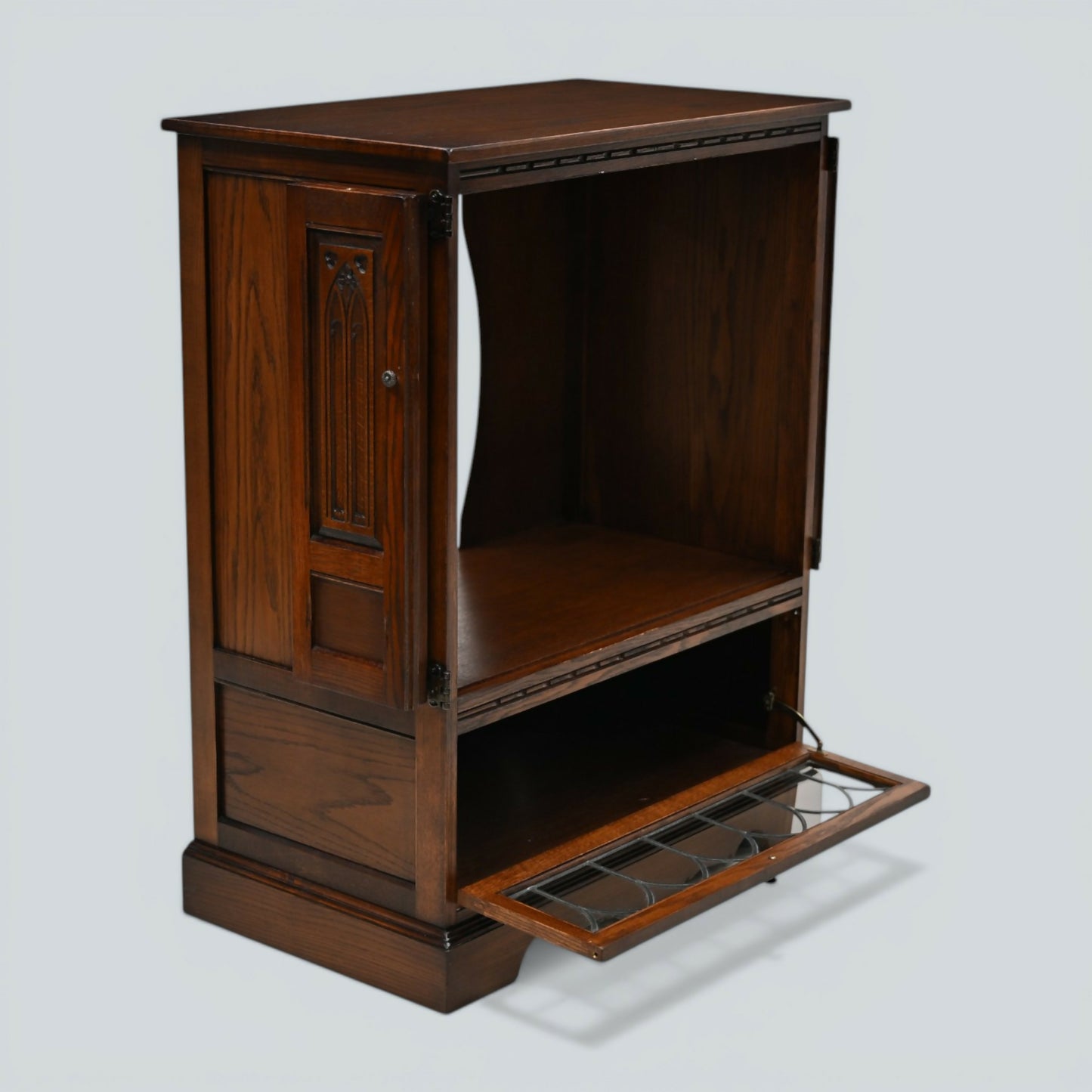 Old Charm TV Video Cabinet Warwick Range Tudor Brown Model 2317 FREE UK Delivery