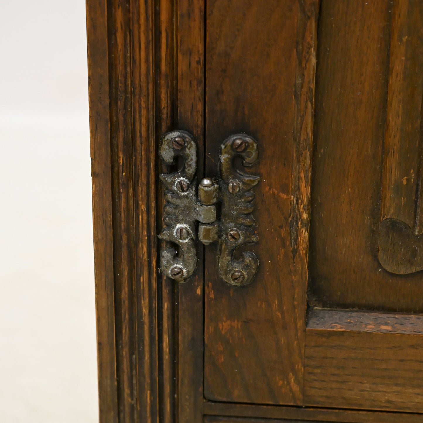 Old Charm Oak Dutch Dresser 2 Drawer 2 Door Dome Top 2 Piece FREE UK Delivery*. SBR11077/2210E