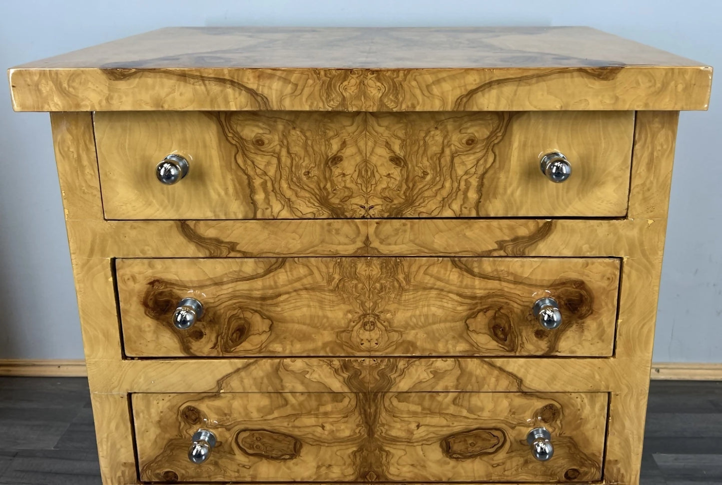 Vintage French Art Deco Burr Bedside Tables Pair | 3 Drawer Nightstands | French Design | Nickel Knobs | Elegant Veneer Finish | Lot 4233