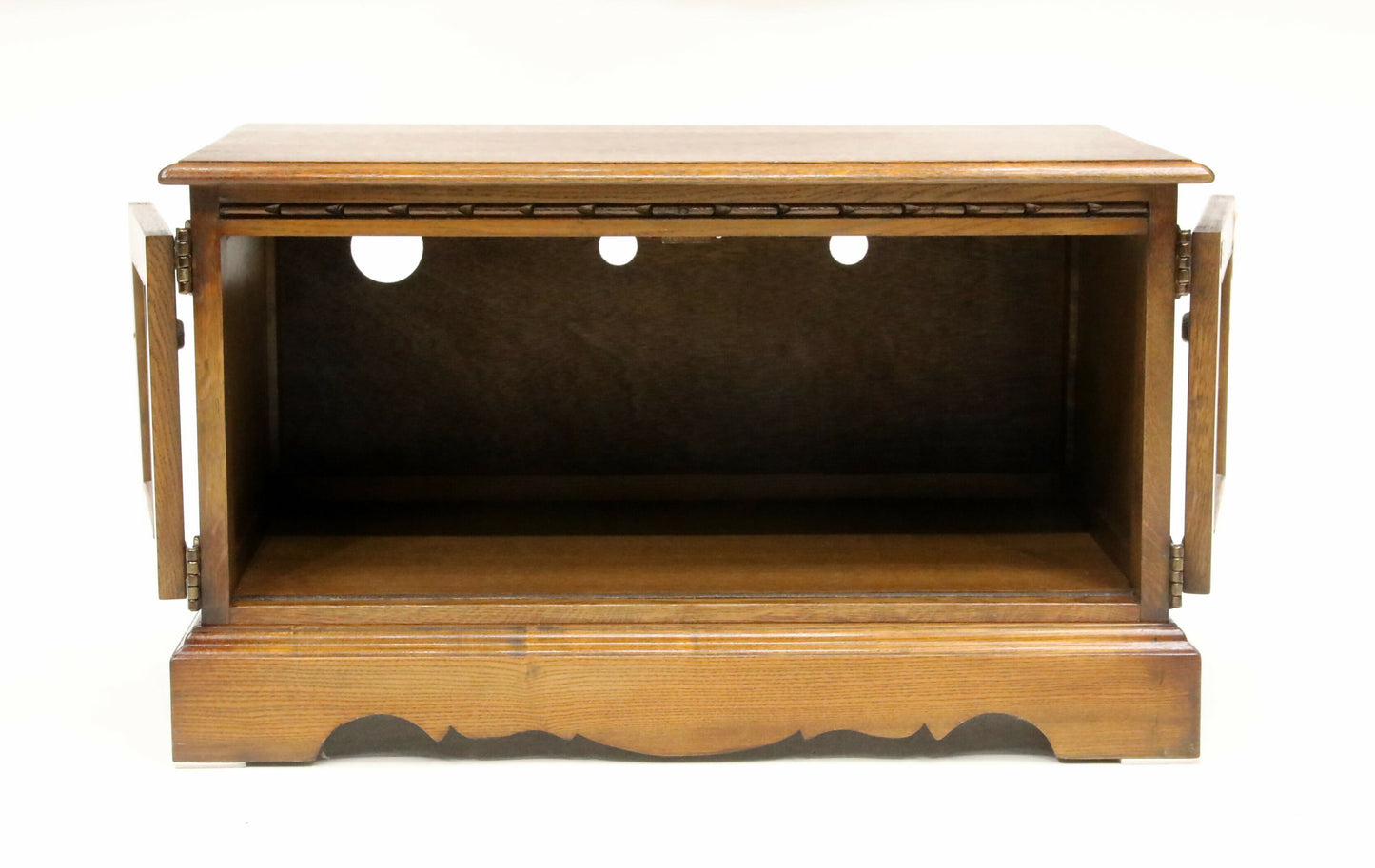 Old Charm TV Stand Light Oak Sky Box/DVD Area VGC FREE Nationwide Delivery. SBR7946/2004C